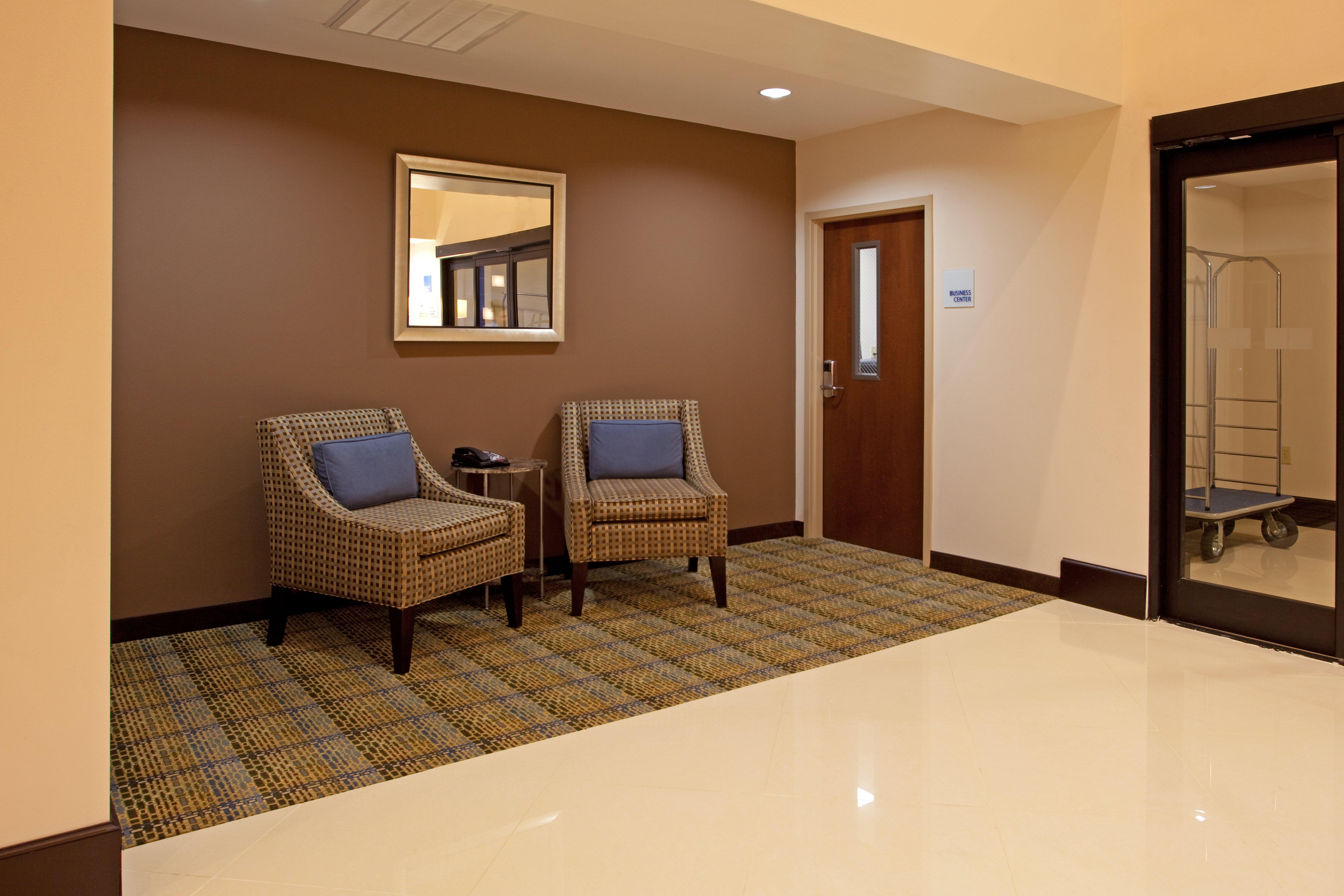 Holiday Inn Express Hotel & Suites Hope Mills-Fayetteville Airport, An Ihg Hotel Екстериор снимка