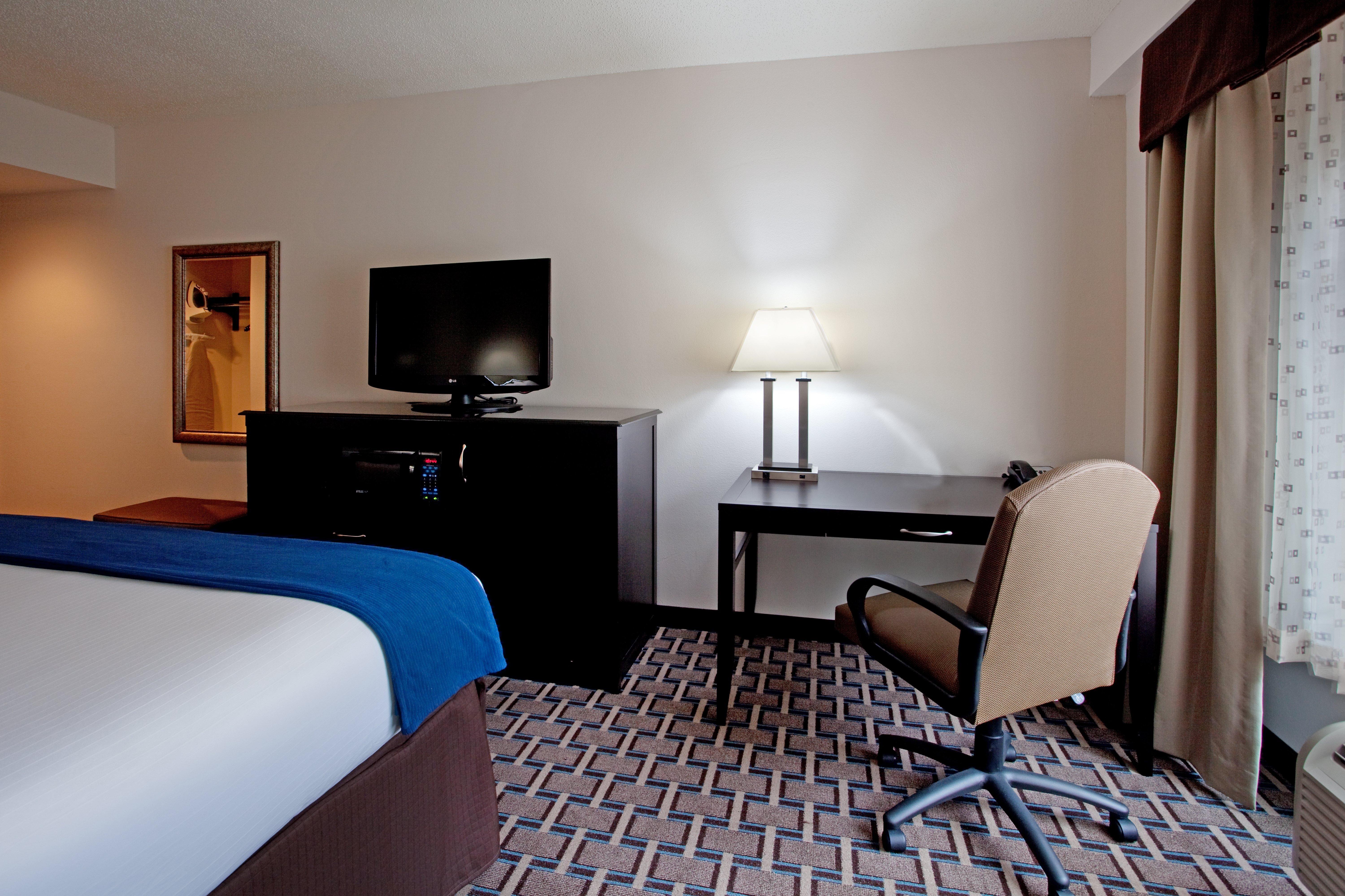 Holiday Inn Express Hotel & Suites Hope Mills-Fayetteville Airport, An Ihg Hotel Екстериор снимка