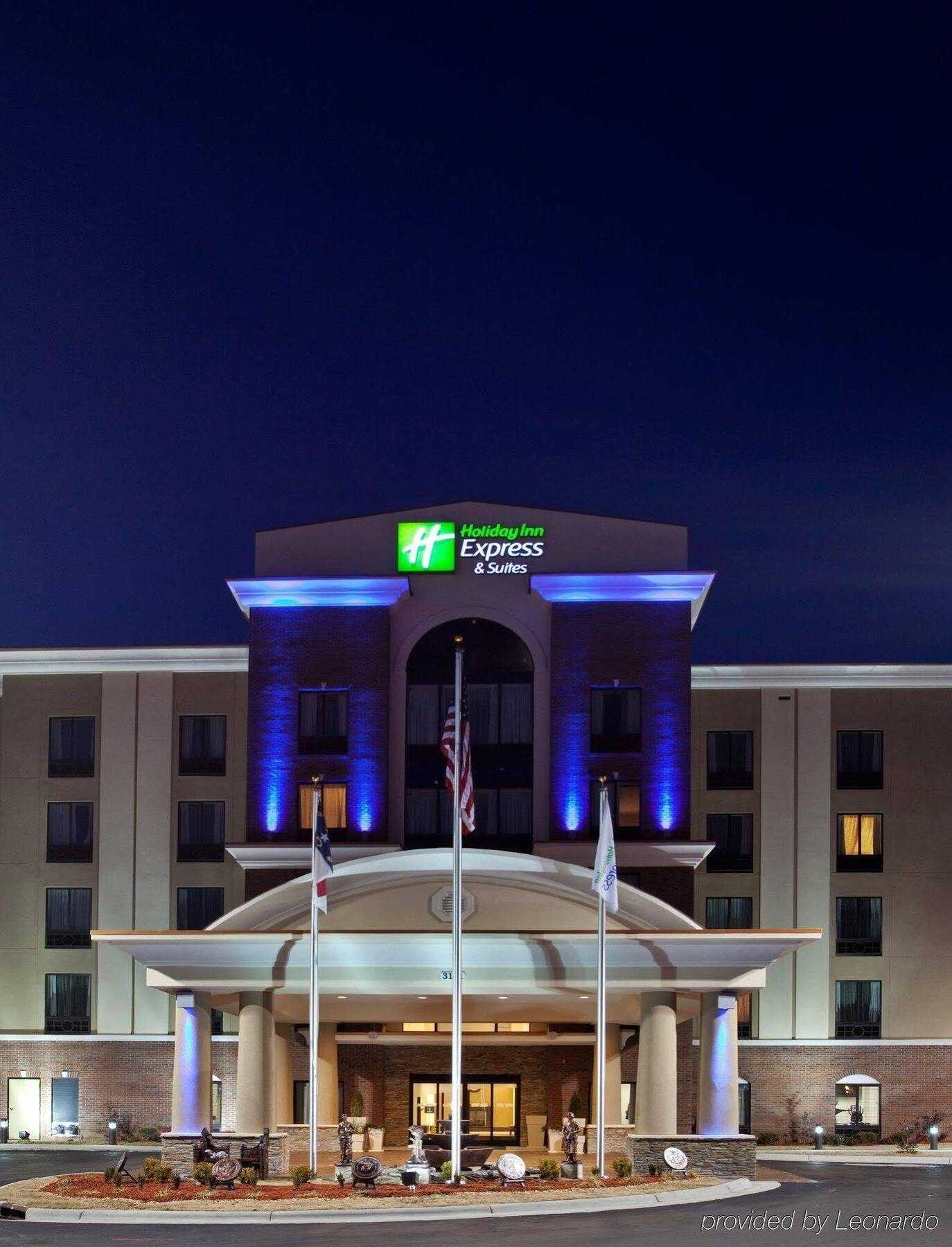 Holiday Inn Express Hotel & Suites Hope Mills-Fayetteville Airport, An Ihg Hotel Екстериор снимка