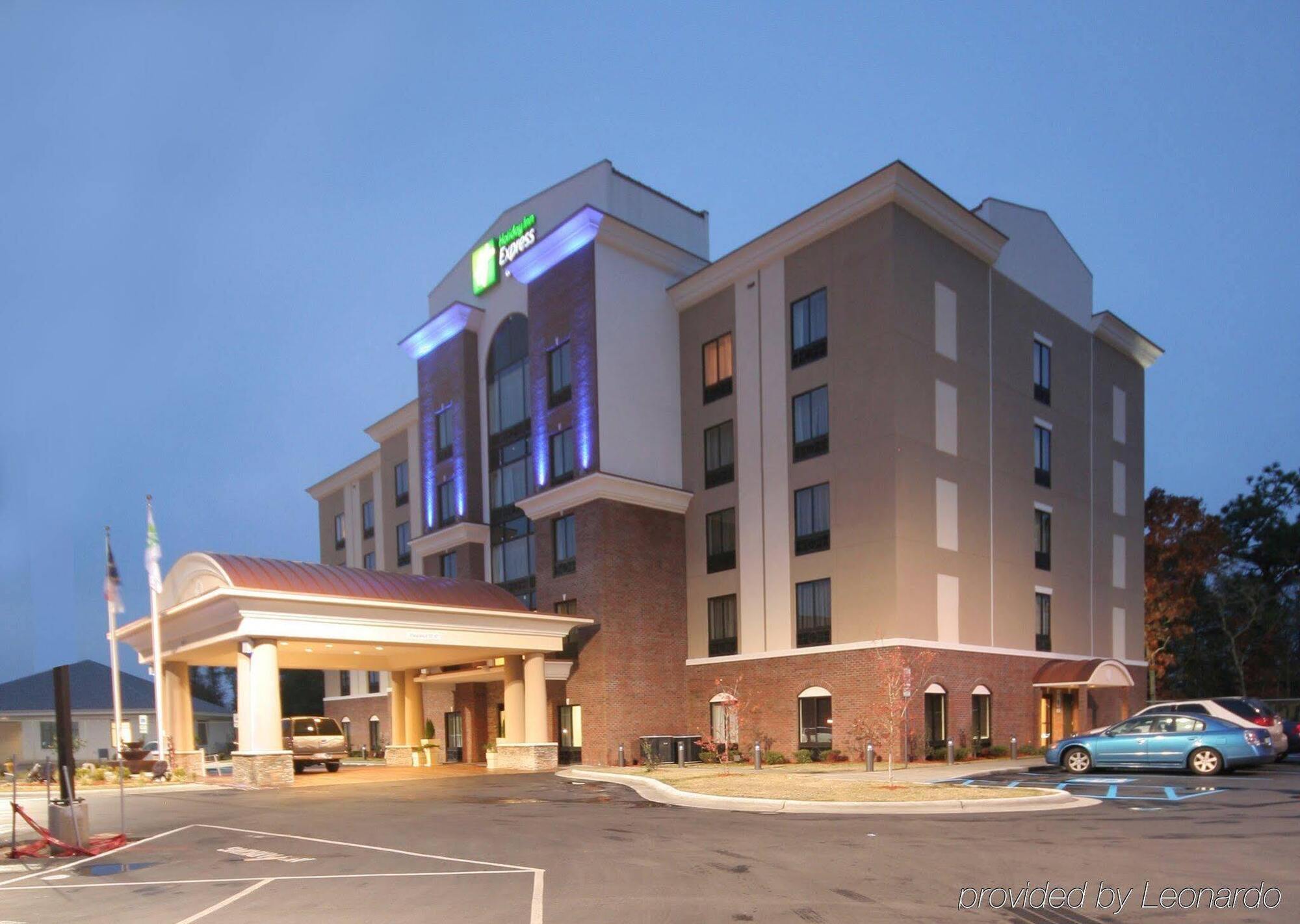 Holiday Inn Express Hotel & Suites Hope Mills-Fayetteville Airport, An Ihg Hotel Екстериор снимка